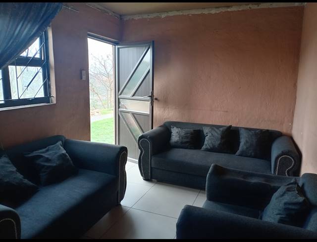 2 BEDROOM HOUSE FOR SALE IN UMLAZI Y
